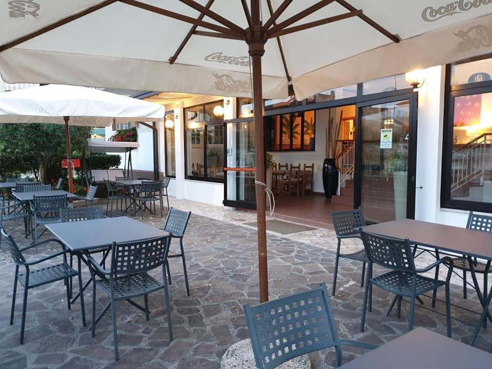 Hotel La Favorita Peschiera del Garda Ngoại thất bức ảnh