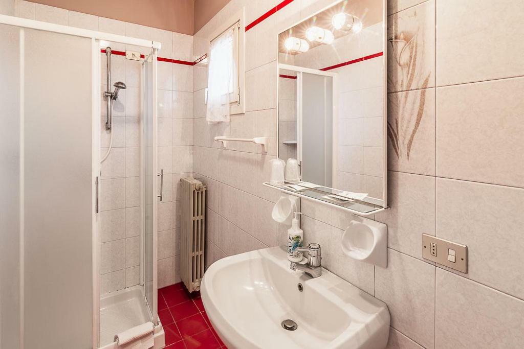 Hotel La Favorita Peschiera del Garda Ngoại thất bức ảnh