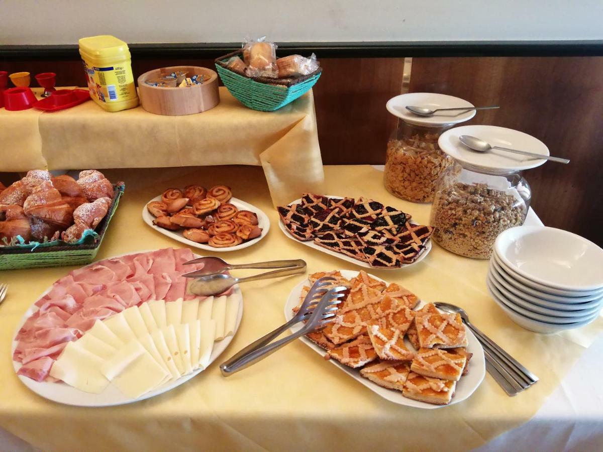 Hotel La Favorita Peschiera del Garda Ngoại thất bức ảnh